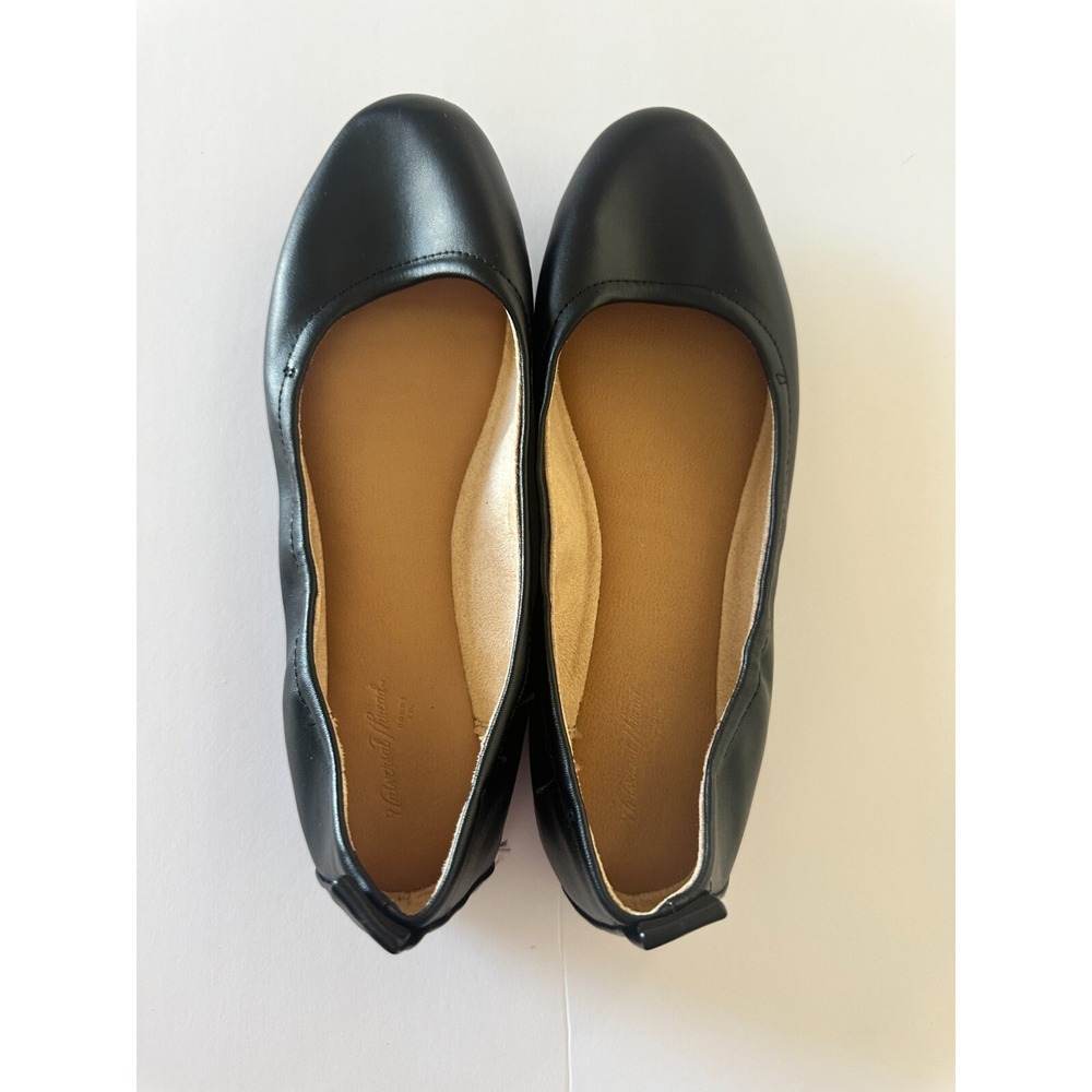 Universal Threads Black Flats Size 7